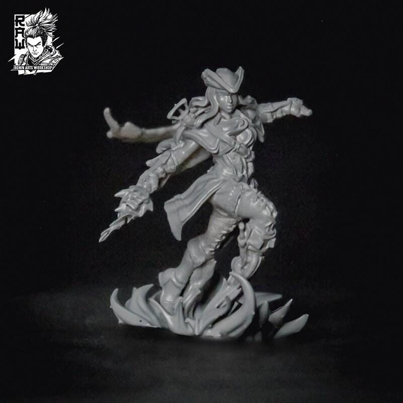 Naisette The Demon Hunter - Idle and Action Pose 3D Print Collectible Resin Miniature DnD 35 mm scale